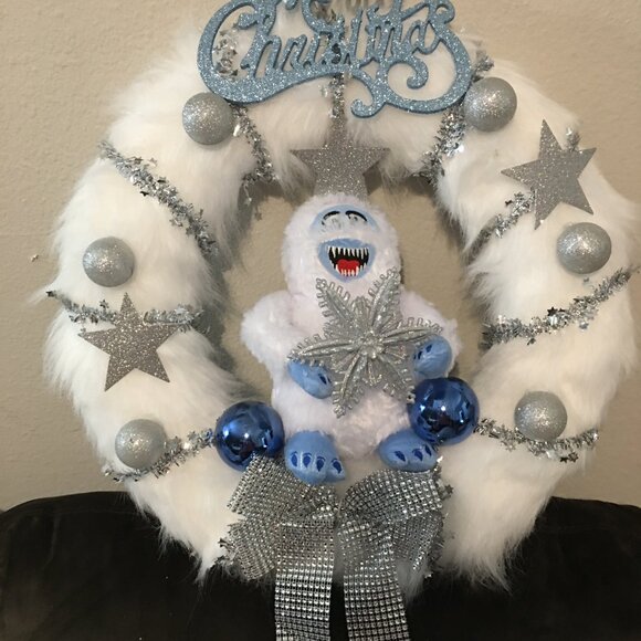 Rudolph Abominable Snowman Bumble White Christmas Wreath 18 Inch - Picture 4 of 4